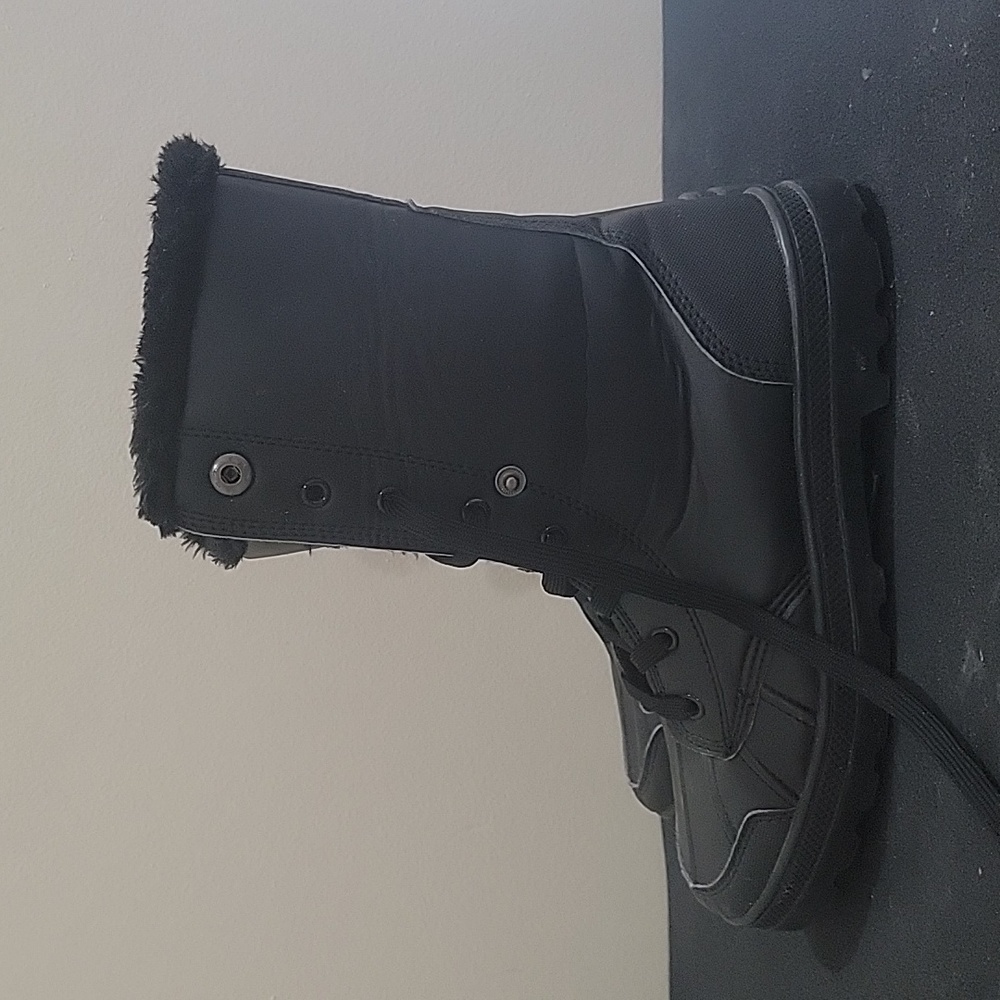 Boot - Picture 2 of 5